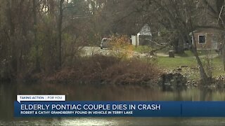 Elderly Pontiac couple dies in crash