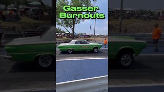 Nostalgia Gasser Burnouts - Ford vs. Dodge #burnout
