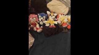 Sonic and friends react to sonic vs sonic. EXE