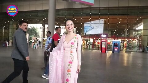 Urfi Javed Return Mumbai From Delhi Spotted At Airport