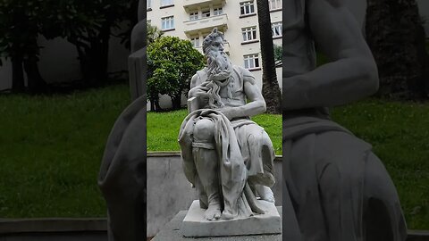 Michaelangelo Moses statue