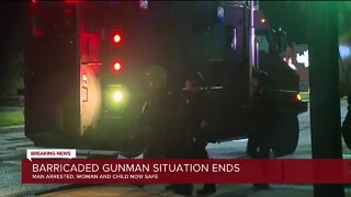 Barricaded gunman situation ends in Detroit
