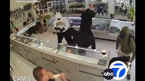 Jewelry Store Employee Took Matters Into His Own Hands When Robbed