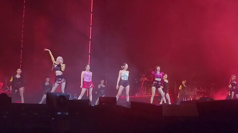 BlackPink in Houston 2nd show song Playing with Fire (Short Version)