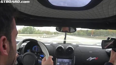 Koenigsegg Agera R vs Brabus G63 6x6 on German Autobahn. Enjoy and comment below!