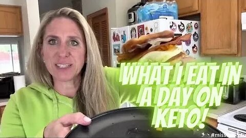 WHAT I EAT IN A DAY ON KETO | EGG SANDWICH ON CLOUDIE BREAD | KETO TAQUITOS