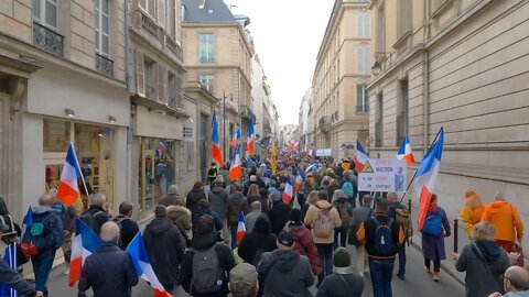 CORTÈGE NATIONAL POUR LA PAIX ET LA LIBERTÉ - Réintégration des suspendus - 19/11/2022 - Video 4