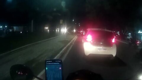 noite de domingo Uber moto