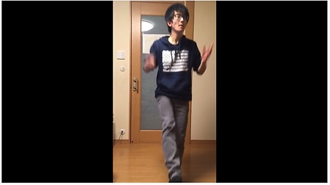 World Record Holder For Finger-Snapping Snaps Along To Japanese Song