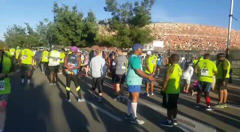 SOUTH AFRICA - Johannesburg Soweto Marathon (Video clips) (bse)