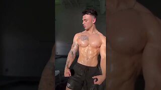 bodybuilding posing