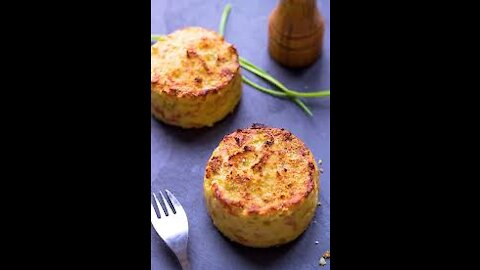 Mashed potatoes and minced meat patty