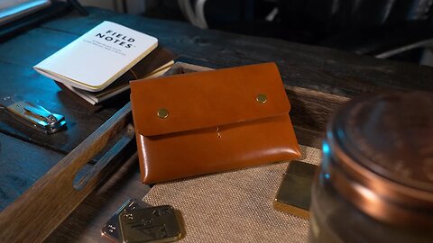 This travel wallet has class written all over it! The Livingstone 2.0 by Lost Dutchman!