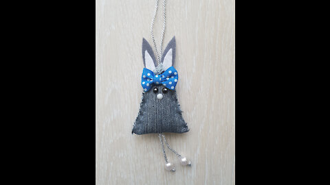 Where to use leftover old jeans? DIY a toy pendant