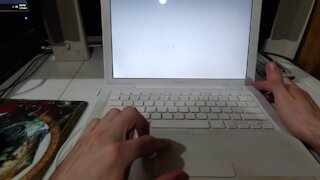 Crappy Macbook, into a smackin Linux system. - Part 2