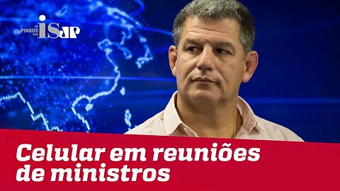 Carlos Bolsonaro era o único a entrar com celular em reuniões de ministros