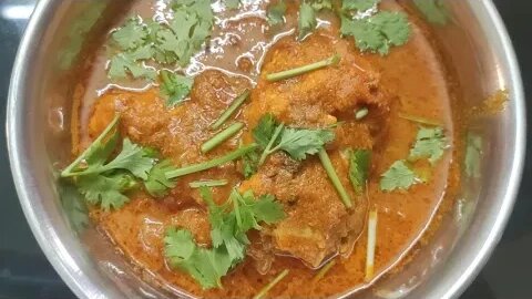 உடைத்து ஊற்றிய முட்டை குழம்பு || Muttai Kulambu in Tamil | Egg Gravy in Tamil | Egg Curry in Tamil