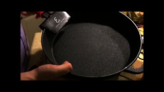 Emeril Lagasse Pre Seasoned Cast Iron Skillet Uboxing cooking cleaning review