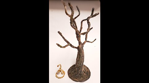 Creating a Haunted tree from wire and clay part 1