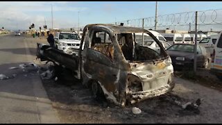 SOUTH AFRICA - Cape Town - Buses and trucks burnt in taxi strike (ojs)