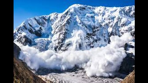 Avalanche covering the whole area very rare and scary video