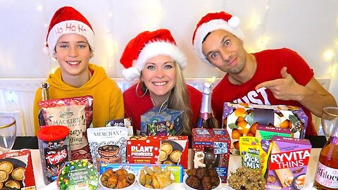Answering your JUICY QUESTIONS about Christmas! MUKBANG Q&A 😋 VLOGMAS 2022
