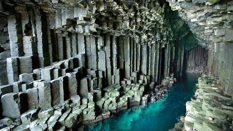 Top 10 Most Amazing Caves