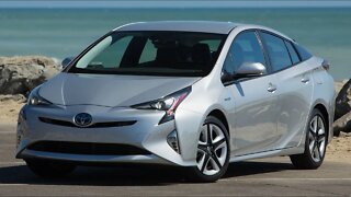 2016/2017 Toyota Prius IV Touring - In Depth Road Trip Review!