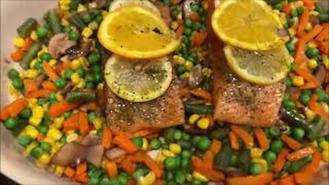 Easy One Pan Baked Salmon with Veggies