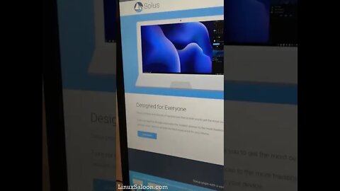 Successful Install of Solus for Linux Saloon distro exploration #shorts