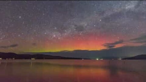 Fantastiche immagini dell'aurora australe in Tasmania