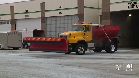 Kansas City International Airport prepares for snow, Arctic air ahead of holiday travel