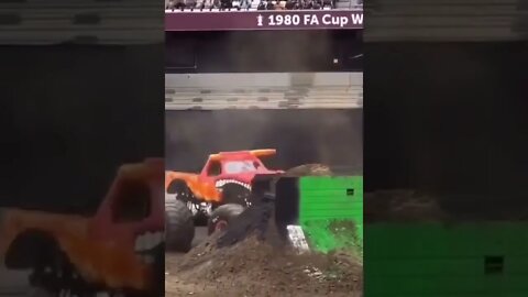 #10 MONSTER JAM=SEE WHAT HAPPENS DURING THE VIDEO SUBSCRIBE HELP ME POST MORE VIDEOS=Léo Sócrates