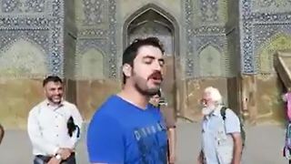 Beautiful singing in Isfahan's most famous mosque