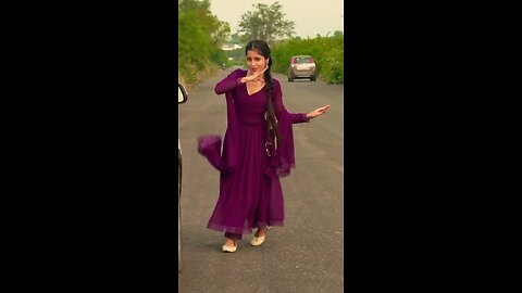 Indian girl dance on the way