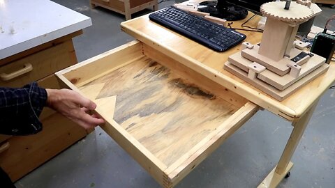 Drawer for a table, making wooden slides glide well