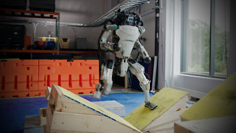 Boston Dynamics Releases New Video of Software Update For Robots