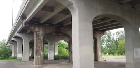 Crumbling bridge sparks concern in Trenton