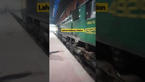 Live from Lahore Railway Station #pakistanrailways #rawalpindirailwaystation #lahorerailwaystation