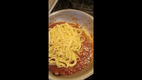 Linguini with gravy