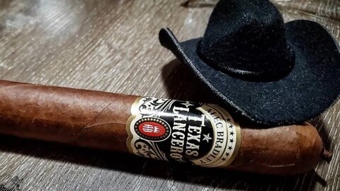 The Texas Lancero by Alec Bradley | Cigar Review
