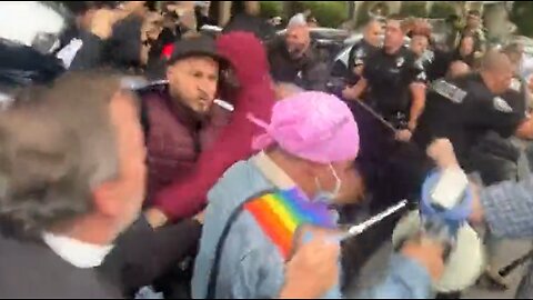 [LGBTQ vs Religious fundamentalists]Fight between LGBTQ vs Religious fundamentalists in California