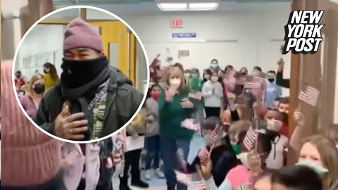 Entire school cheers for janitor who obtained US citizenship
