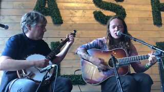 Billy Strings w/Bela Fleck - While I’m Waiting Here/Cumberland Reel (The Ainsworth)