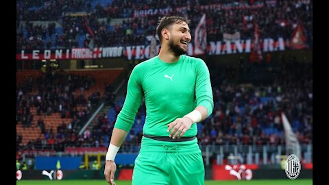 Donnarumma with 2 world class saves for Milan 🙌😍