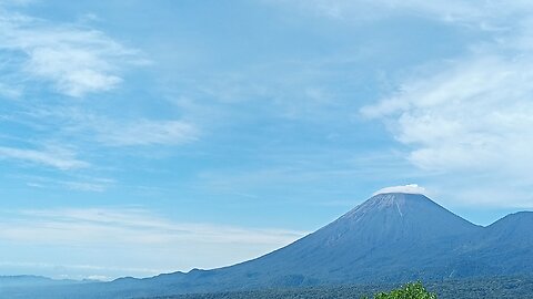 Mount Semeru looks majestic