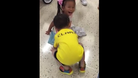 Priceless moment when 2 adopted kids from China reunite in Texas