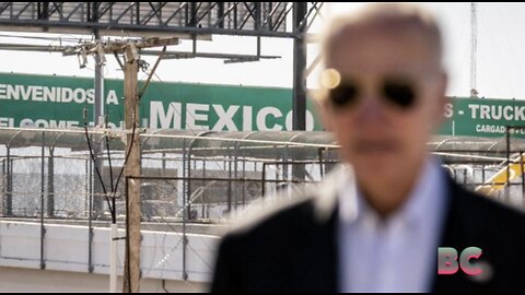 Biden inspects US-Mexico border in face of GOP criticism