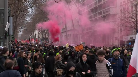 France: Protesters clash with police in Lyon during new day of pension reform protest - 23.03.2023