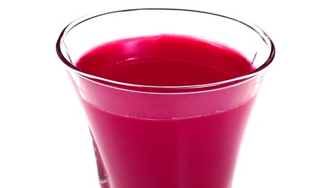 How to make a healthy apple and beet juice